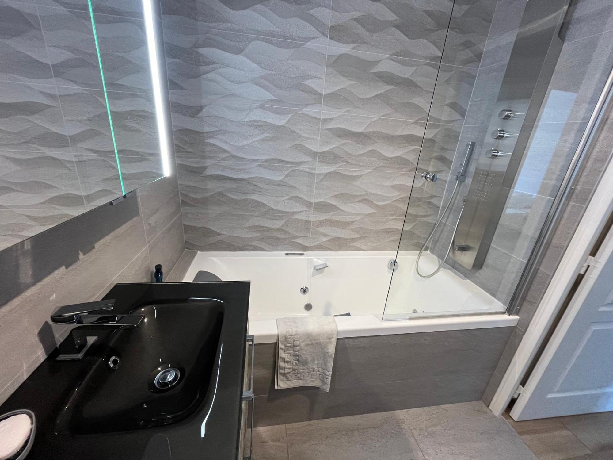 Appartement Entierement Equipe Charbonnières-les-Bains Dış mekan fotoğraf
